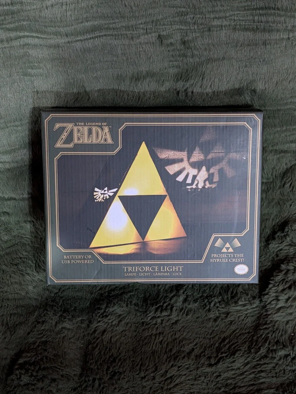 Brand New Paladone Nintendo The Legend of Zelda 3D Triforce Light with USB
